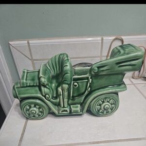 Buckingham Ceramics Green Antique Car  Tv lamp